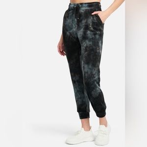 NWT [bebe sport] Plush Logo Tie Dye Black/Grey Drawstring Joggers Women’s Size M